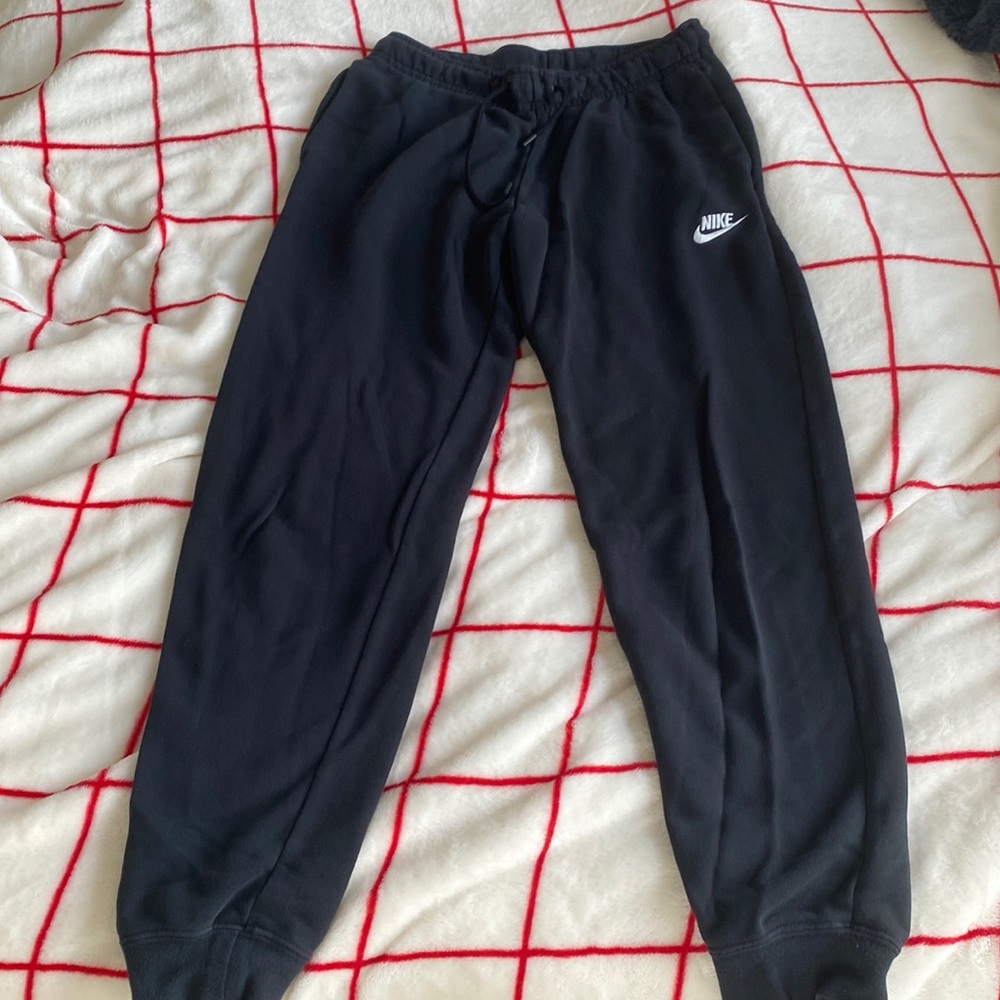 Women nike sweats, xs, perfect condition!